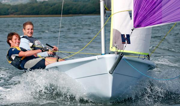 Data shows that 983,000 people regularly sail in the UK