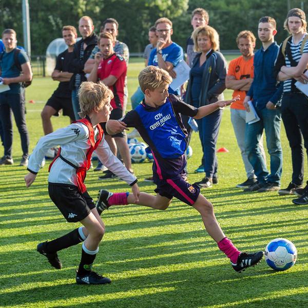 Cruyff Football is working with clubs and federations to give coaches the right tools to develop their players