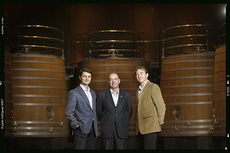 Pedro Vivanco (centre) with sons Rafael (left) and Santiago Vivanco