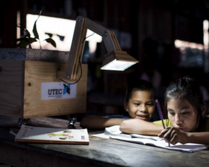The Plant lamp developed by UTEC is designed to use natural plant energy to bring light to remote villages in Peru / Universidad de Ingeniería y Tecnología (UTEC)