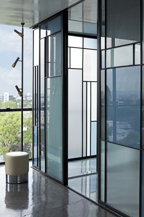 The hotel was designed by the Mexican architect Vanessa López from local firm Estudio5 / Design Hotels