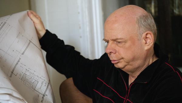Wallace Shawn plays architect Halvard Solness in A Master Builder (2013) Wallace Shawn plays architect Halvard Solness in A Master Builder (2013)