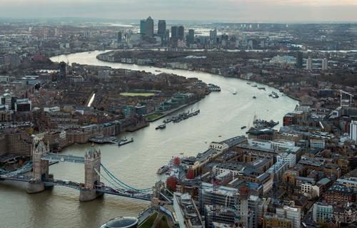 A new bridge is planned for the Thames aimed at pedestrians and cyclists / Shutterstock.com