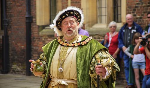 Henry VIII is among the historical figures who will no longer be appearing in the school curriculum / Shutterstock.com/marekusz