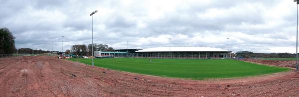 The centre will house an indoor sports hall, 
tennis courts, sand pits, sand rehabilitation lanes, a hydrotherapy suite, strength and 
conditioning gyms and a biomechanics area 