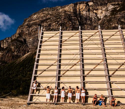 The sauna is part of a cultural programme of art and music
/ Salt Sauna, Bodø, Norway, (c) Martin Losvik, courtesy salted.no
