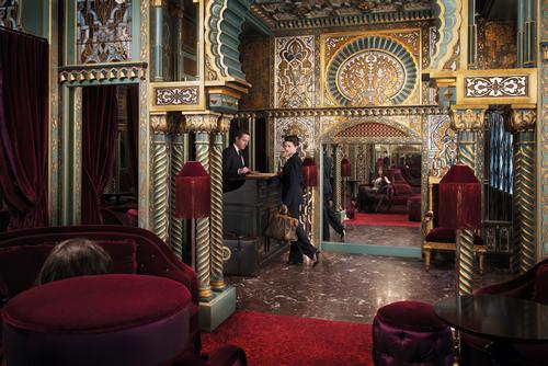 Public rooms are moody and luxurious / Eric Antoine
