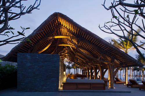 Bamboo and concrete were used to create the three structures / Vo Trong Nghia Architects