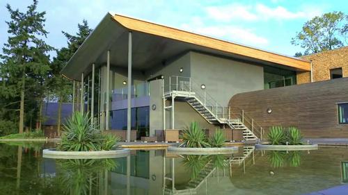 Spa and gym plans akin to 'parking 12 double decker buses in valued woodland'