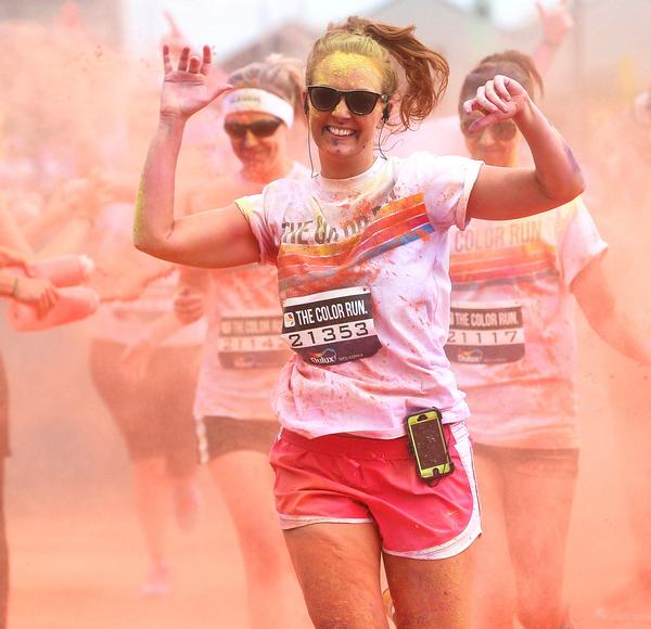 Experiences such as the Color Run, which can be talked about on social media, are what engages Millennials / Photo: shutterstock.com