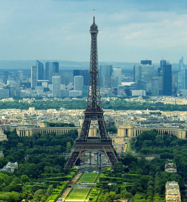 The Eiffel Tower was originally the entrance arch to the 1889 World’s Fair / PhotoS: ©www.shutterstock.com