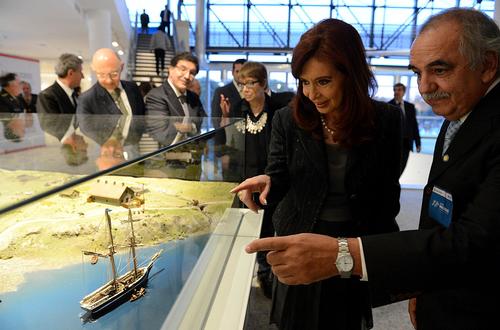 Fernandez attended the launch of the museum, giving a speech criticising the UK government's stance on the territory / The office of Cristina Fernandez 