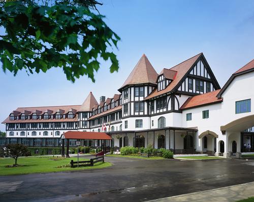 The resort was originally built in 1889 for passengers from the Canadian Pacific Railway / Algonquin Resort