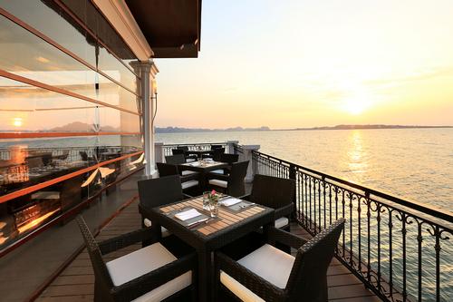 Private balconies offer unimpeded views of the bay / Vinpearl Ha Long
