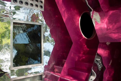 Pink is the dominant colour used because of its 'relaxed and excitement-provoking' qualities / Laura Torres Roa