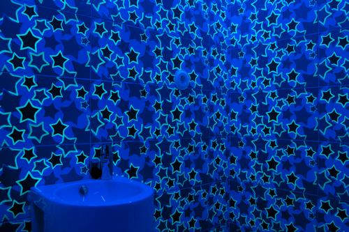 Each room uses different colours, textures and patterns / Laura Torres Roa