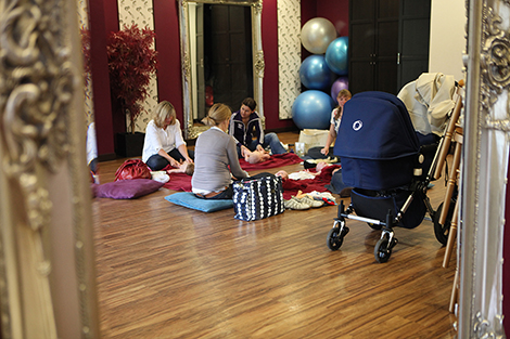 Cupcake Mum offers an appealing alternative for baby classes which usually take place in community facilities