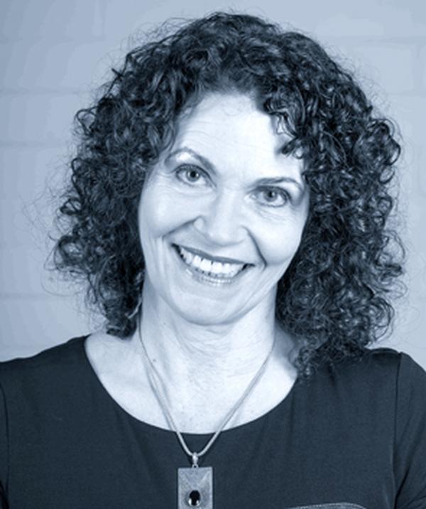 Liz Dickinson