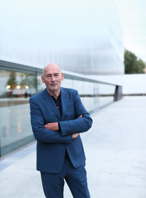 Koolhaas outside the Garage Museum of Contemporary Art / Garage Museum of Contemporary Art