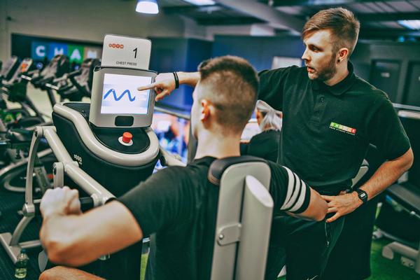eGym equipment adjusts the resistance to match a user’s strength