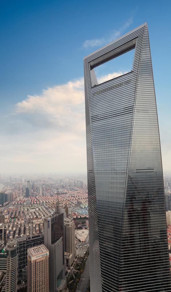 At a total height of 492m, the Shanghai World Financial Center has the second highest viewing platform at 474m / Photo: ©www.shutterstock.com/chuyu