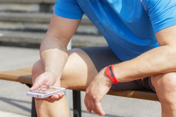 Trackers can offer regular, incremental praise and help the user to focus on goals / www.shutterstock.com/ Maridav