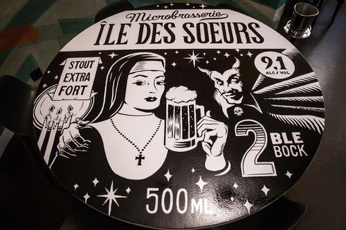 One table booth depicts a fictional Montreal beer / Patricia Brochu