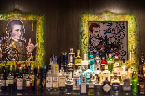 The bar has also been designed as an art space to be enjoyed by guests / Patricia Brochu