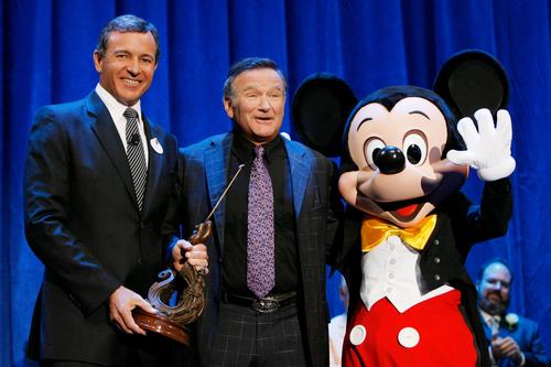Fans call for Disney to honour the late Robin Williams with theme park return