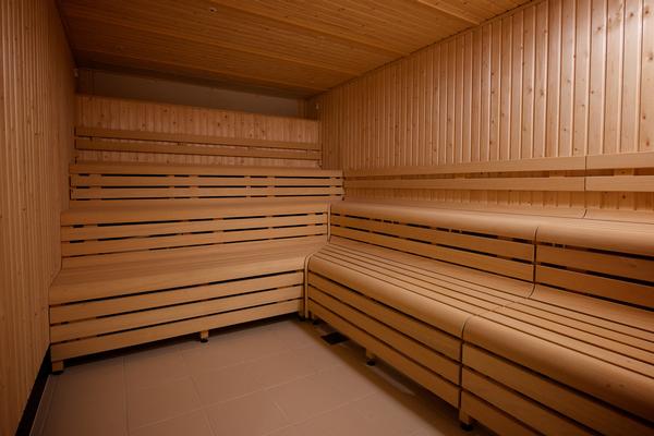 The high specification spa features a hydrotherapy pool with massage jets and a large sauna with luxury benches