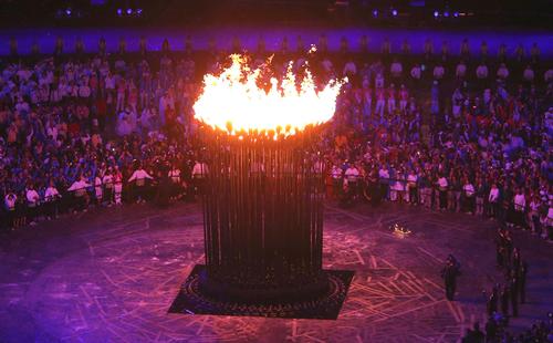 The Olympic Cauldron was only revealed on the night of the Opening Ceremony. Each of the 204 Copper Petals represented a different country competing in the games / Heatherwick Studio