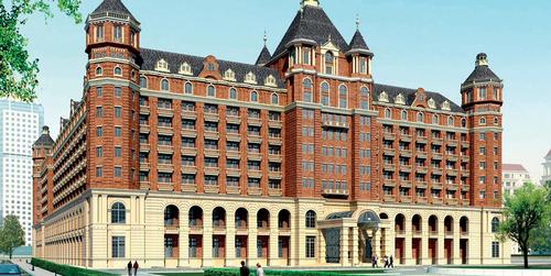 The hotel features a neo-classical style façade designed by the Tianjin Academy of Urban Planning and Design