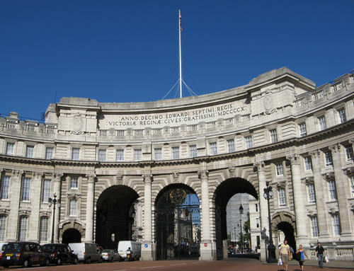 Luxury hotel plans for London's Admiralty Arch