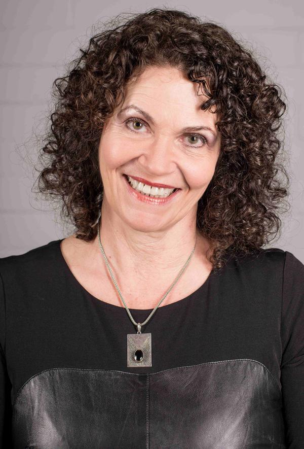 Liz Dickinson