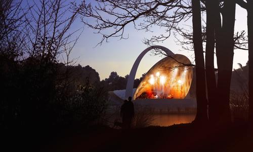 The back of the roof will be lifted to open up the view of the lake as a backdrop to the stage / Flanagan Lawrence 