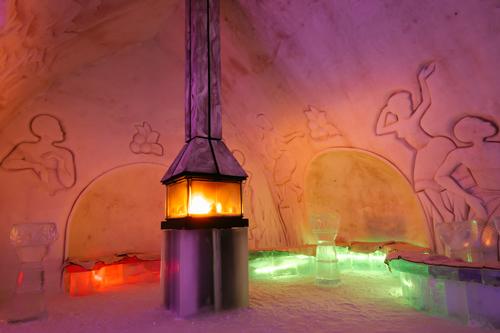 Lighting effects combine with the ice and snow to create an immersive experience for guests / © Renaud Philippe