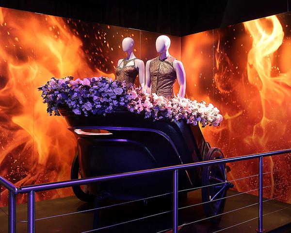 The mobile experience brings added layers to the exhibition, designed to immerse visitors in Panem, the Hunger Games’ world / PHOTO: STARPIX