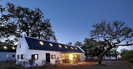 The design of the guest suites was influenced by the traditional Cape Dutch farm buildings
