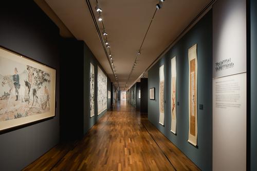 The gallery tells the story of Singapore through art / BETON-BRUT