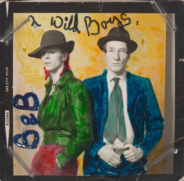 With William Burroughs in a 1974
photo by Terry O’Neill / The David Bowie Archive 2012 / V&A IMAGES