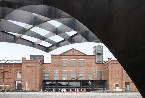 / Filip Dujardin