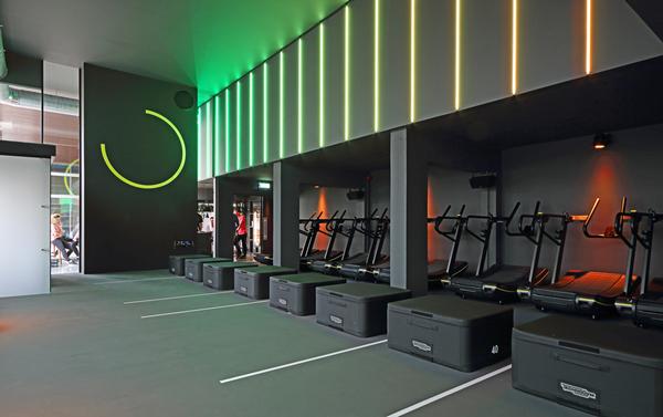 The HIGH45 studio in Amsterdam uses 12 SKILLMILLS for its HIIT classes