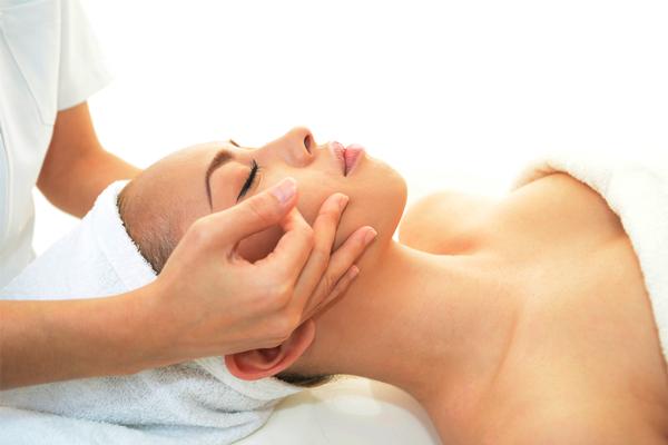 Many skin functions, such as temperature and oil production, are circadian-rhythmic; clubs and spas could use this insight to tailor facials / PHOTO: WWW.SHUTTERSTOCK.COM