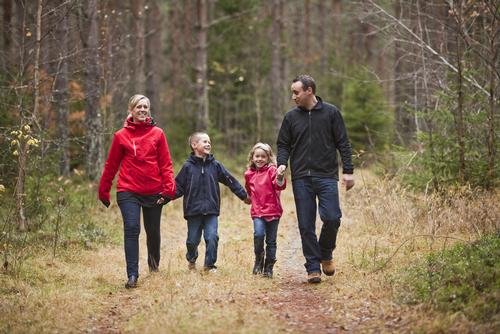 The report suggests that regularly walking could save 37,000 lives each year / Shutterstock