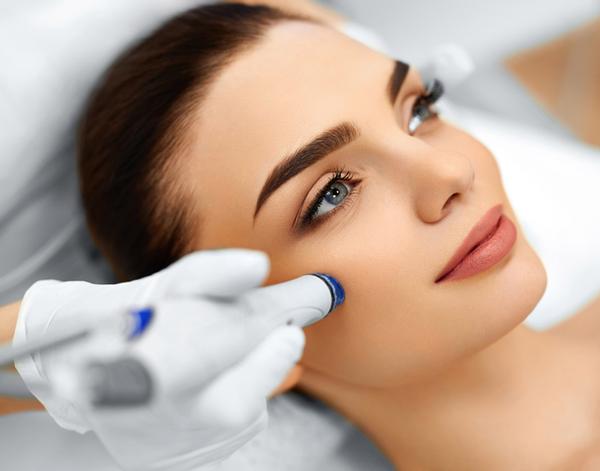 The US represents the largest market in non-surgical cosmetic treatments / photo: shutterstock/puhhha