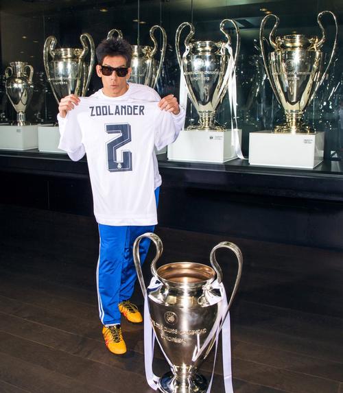 Zoolander with Real Madrid's collection of trophes / Real Madrid