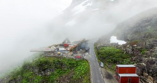 The concrete slab offers a clear view towards 1500-metre high mountains and deep canyons / Jarle Wæhler