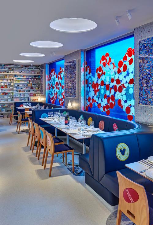 Many of Hirst's previous installations make appearances in Pharmacy 2 / Prudence Cuming Associates, courtesy of 2H Restaurant Ltd