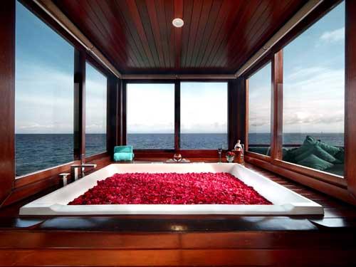 Bali resort announces 'social network offer'