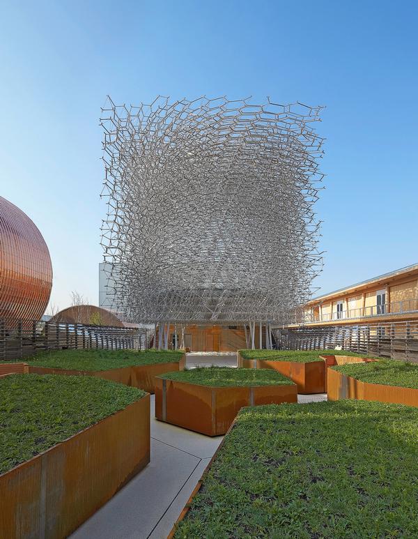 The HIve was constructed by Stage One, who also built Thomas Heatherwick’s Olympic torch